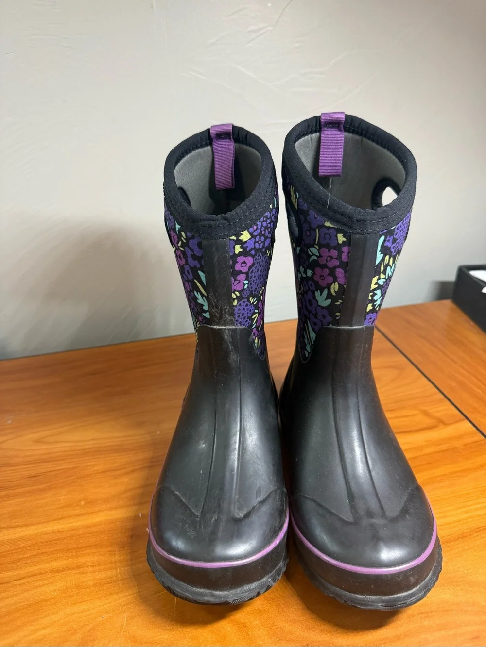Kids' Bogs Classic Northwest Garden Black Multi Pull On Snow Rain Chore Boot‎ Y3